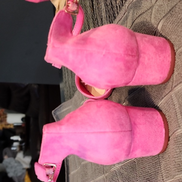 ALDO Barbie Pink shoes Size 7.5 - Picture 8 of 12